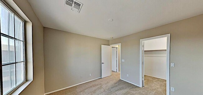 Building Photo - 4 Bedroom, 3 Bath Coming Soon!!