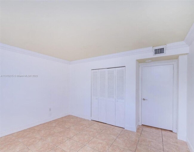 Building Photo - 177 Ocean Ln Dr