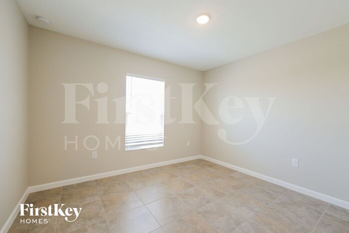Building Photo - 623 Lindbergh Wy