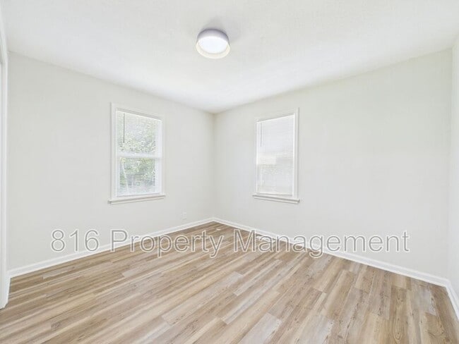 Building Photo - 175 Novak St
