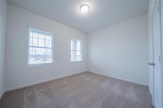Building Photo - 401 Indian Creek