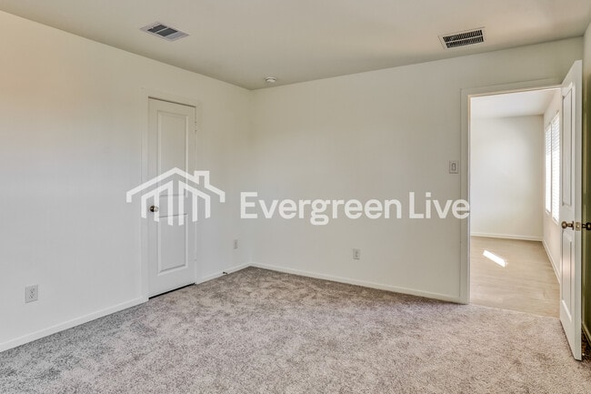 Building Photo - 737 Magnolia Creek Dr