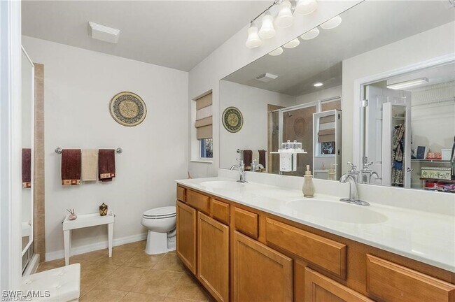 Building Photo - 8689 Querce Ct
