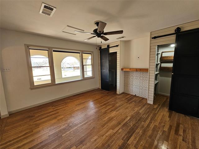 Building Photo - 3139 Southlake Park Dr