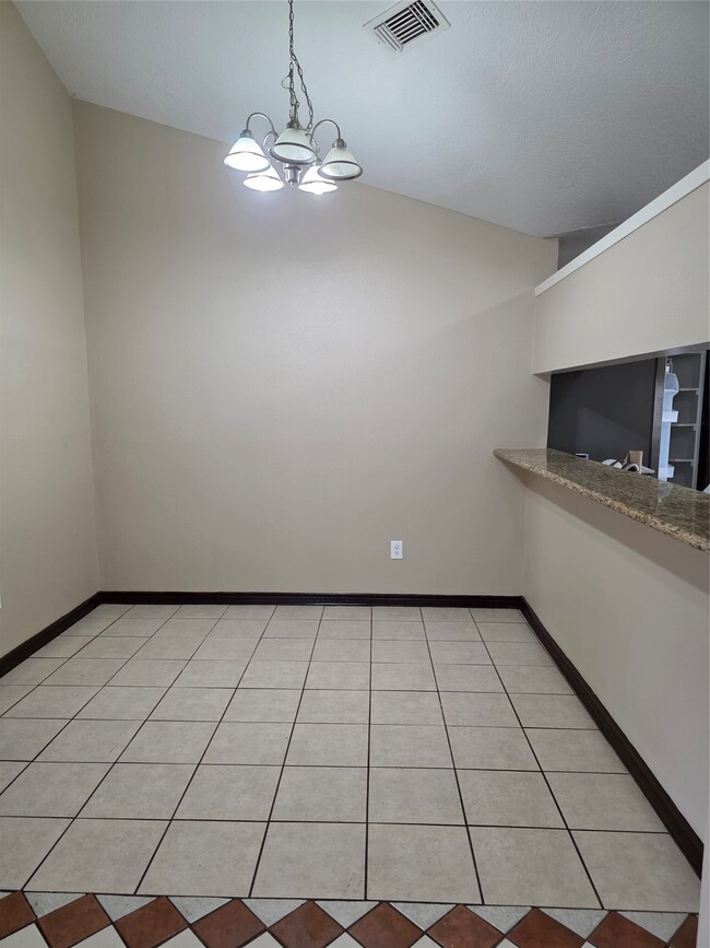 Building Photo - 19410 Westhaven Dr