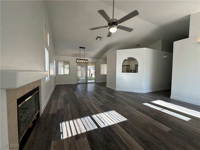 Building Photo - 2854 Cordillera Dr