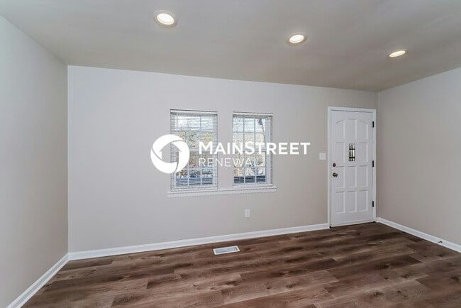 Building Photo - 3 Bedroom Pet-Friendly Home in BIRMINGHAM, AL with Main Street Renewal