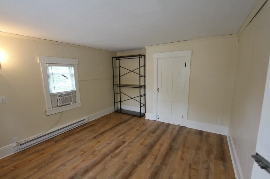Building Photo - 215 N College Ave