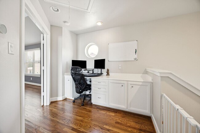 Building Photo - 546 Westcross St