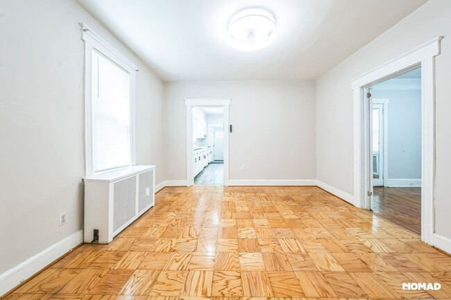 Building Photo - 28 Hollow Wood Ln