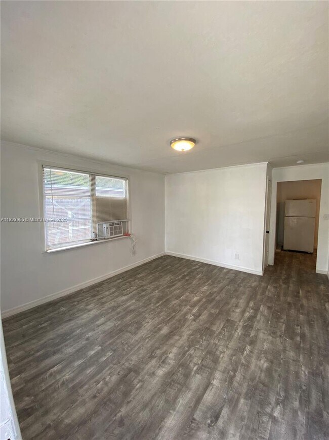 Building Photo - 5738 Garfield St