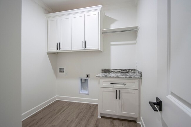 Building Photo - New Construction 4 bed 2 1/2 Bath, 2,310 s...