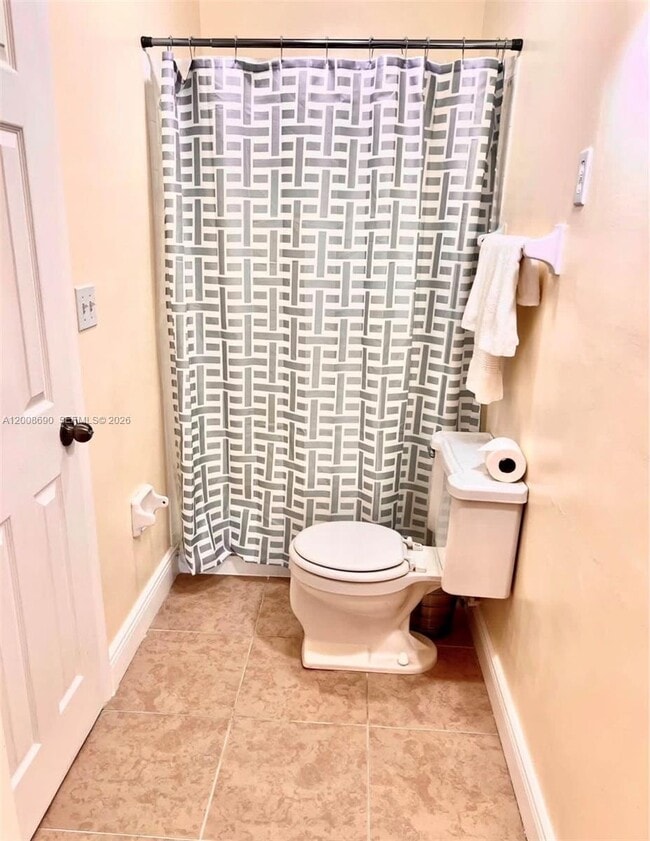 Building Photo - 10881 N Snapper Creek Dr