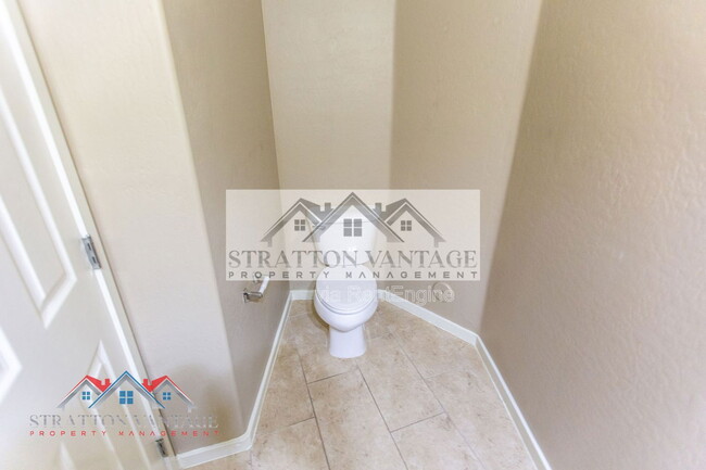 Building Photo - 544 N Alma School Rd