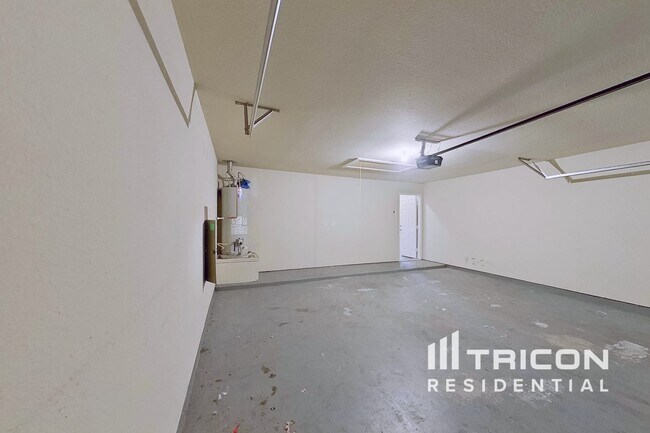 Building Photo - 405 Fireberry Dr