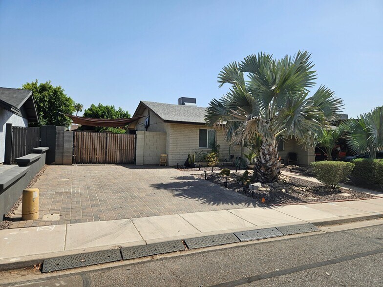 Building Photo - 837 E Gable Ave
