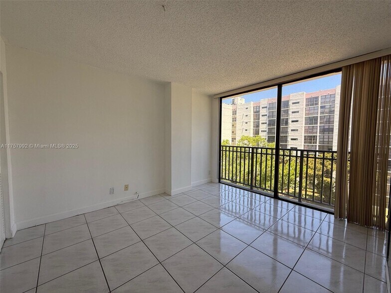 Building Photo - 17011 N Bay Rd