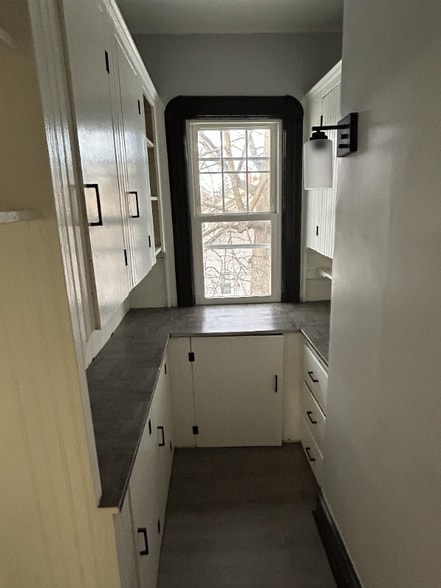 Building Photo - 132 Alderman St