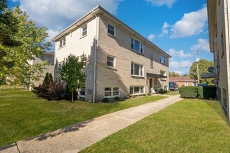 Building Photo - 740 E North Broadway St