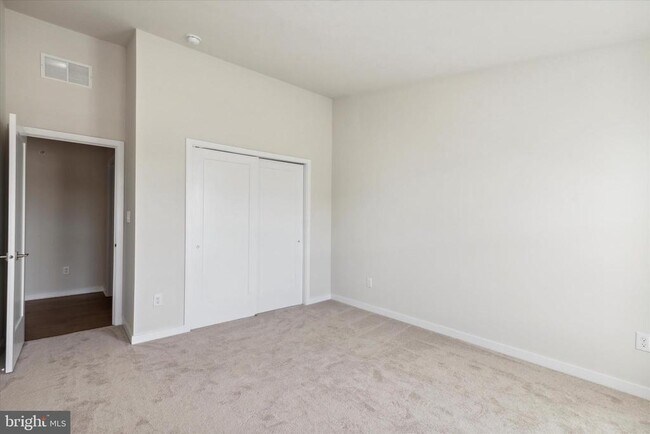 Building Photo - 15 Tamarack Cir
