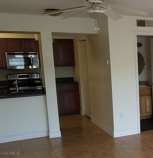 Building Photo - 3419 Winkler Ave