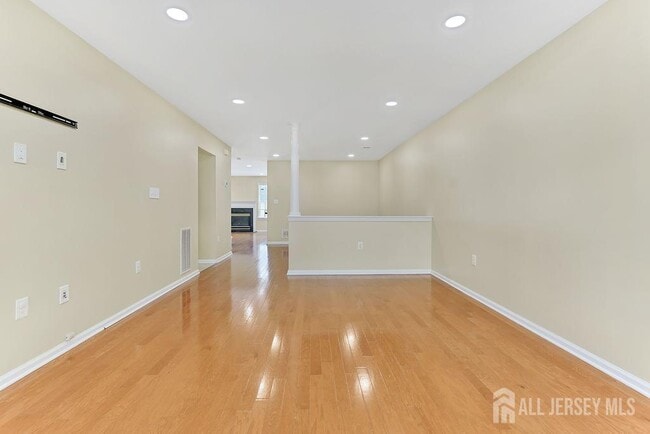 Building Photo - 102 Berkshire Dr