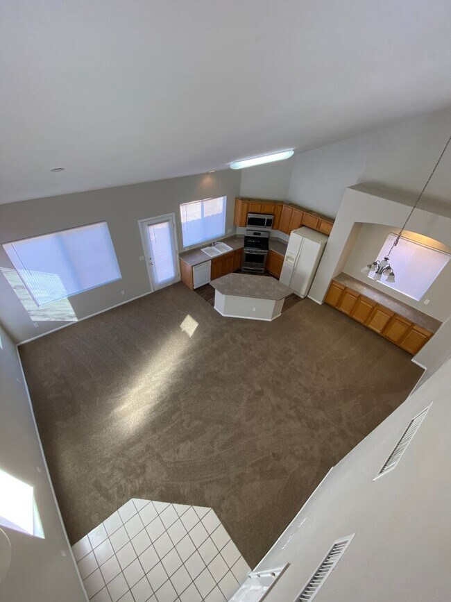 Building Photo - AMERICANA Property Mgmt - Freshly remodele...