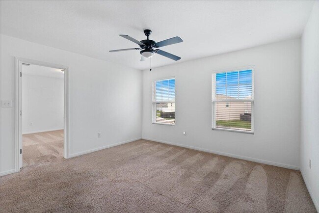 Building Photo - 516 Peony Ct