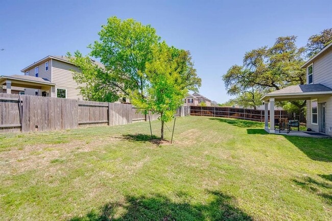 Building Photo - 808 Sandhill Branch Dr
