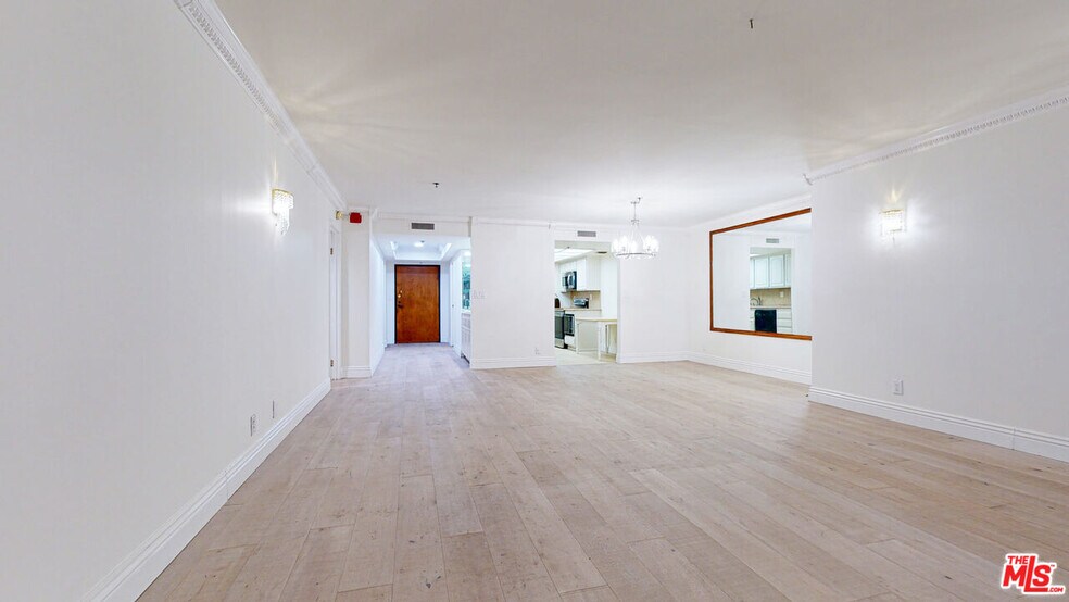 Building Photo - 10660 Wilshire Blvd