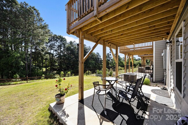 Building Photo - 2665 Grantham Place Dr