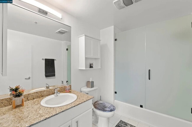 Building Photo - 372