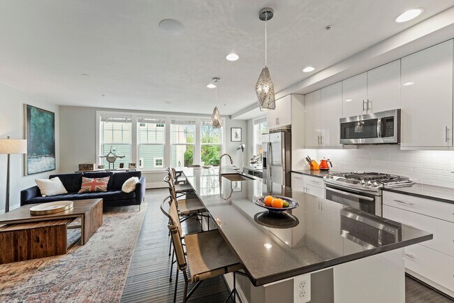 Building Photo - 783 Morton St NW