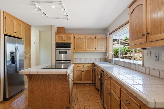 Building Photo - Spacious 5 Bedroom Home with Cupertino Schools