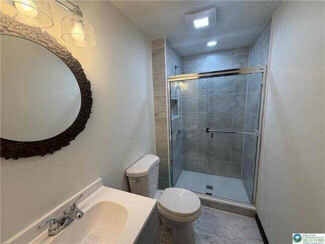 Building Photo - 146 W Broad St