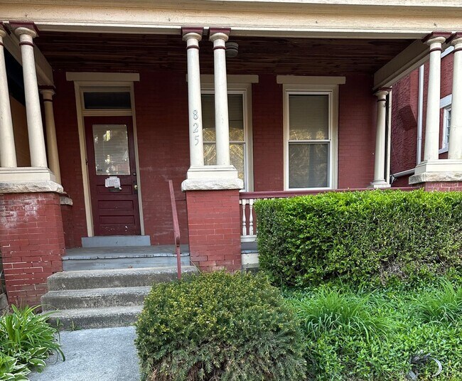 Building Photo - 825 Columbia Ave