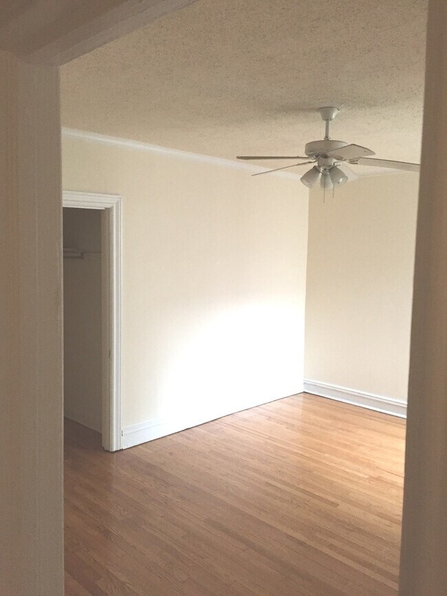 Building Photo - 1609 Ridge Ave