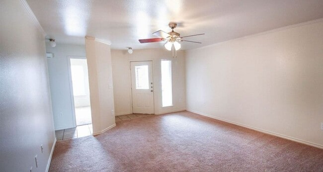 Building Photo - Private 3 Bedroom 3 Bath