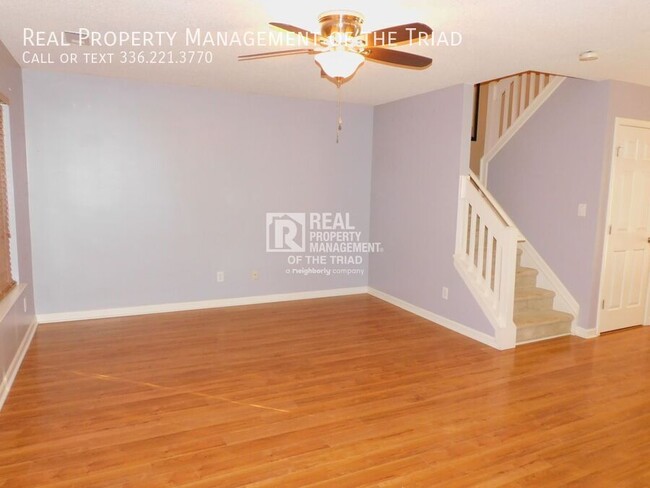 Building Photo - *Move In Special* Lovely End Unit 2BR/2.5B...