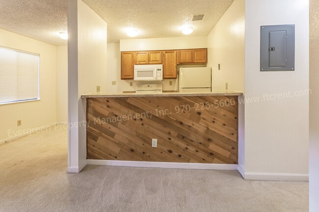 Building Photo - 1705 Heatheridge Rd