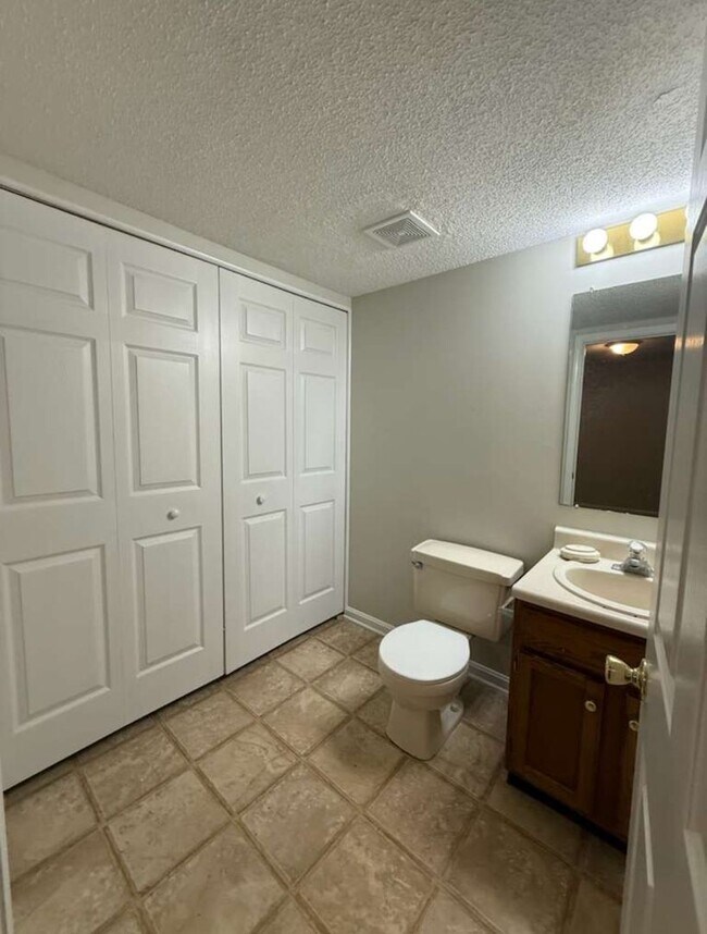 Building Photo - ***NEW Price***