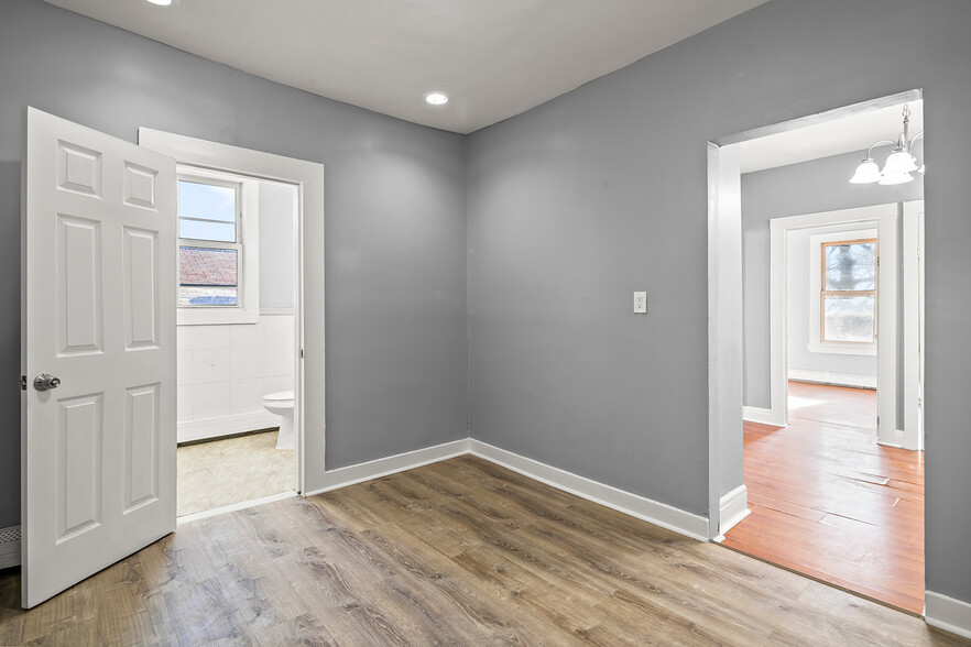 Building Photo - 61 Brenner St