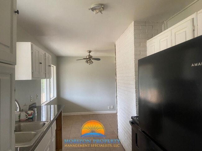 Building Photo - 3106 Acklen Dr SW