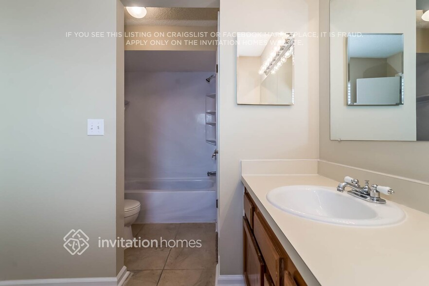 Building Photo - 7321 Amandas Crossing Dr S
