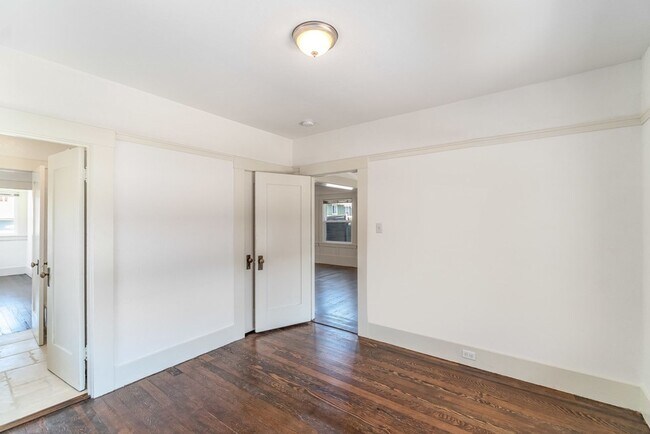 Building Photo - 2431 Clement Ave