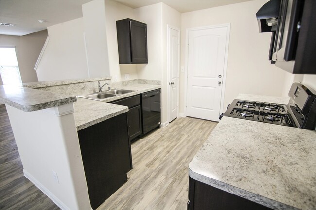 Building Photo - 6022 Peaceful Ridge Dr