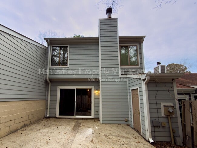 Building Photo - 5865 Branchwood Rd