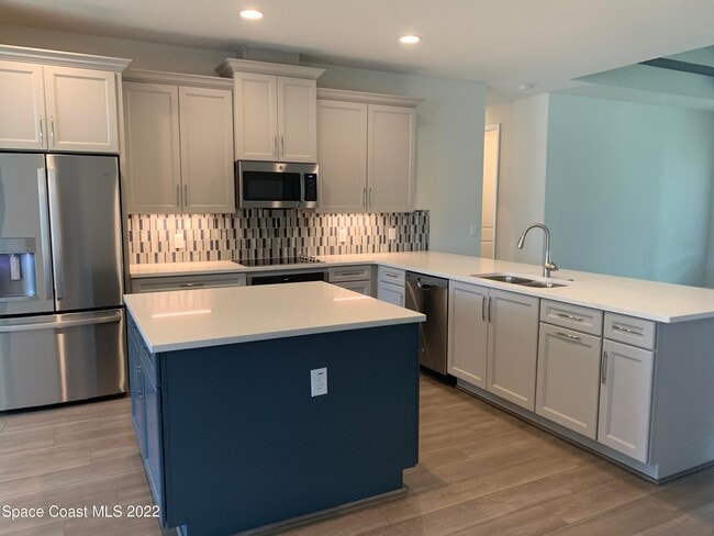 Building Photo - 1893 Killian Dr