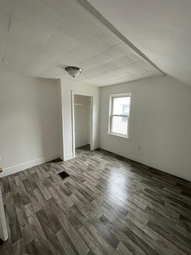 Building Photo - 7 Shedds Ave