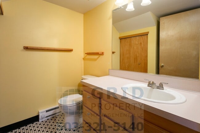 Building Photo - Charming 3 Bedroom Craftsman - Located near Mississippi Avenue!